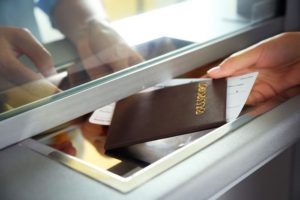 Спасите свой отпуск! Как проверить запрет на выезд за границу?