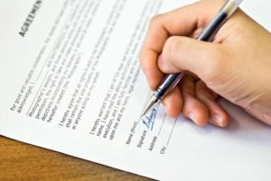 Что представляет собой справка по форме банка и какие особенности ее использования?
