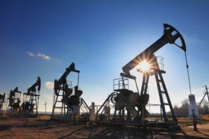 Почему сегодня всё «крутится» вокруг нефти и цен на неё?