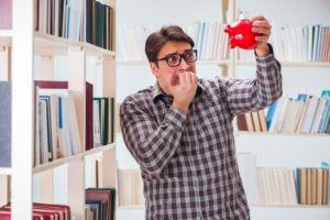 Как проверить есть ли кредит на человеке?