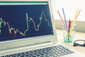 Как новичку подобрать правильного брокера для первых инвестиций?