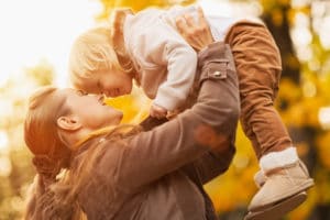 Семьи с детьми получат еще больше денег и льгот. Разбираемся в последних нововведениях