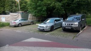 Как организовать собственную парковку во дворе? Шаг за шагом