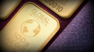 Инвесторы выходят из ETF в золоте, а в России спрос на него растет: эксперт объясняет, почему