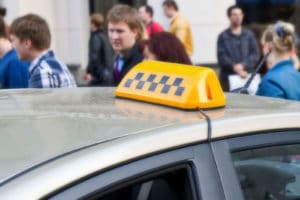 Выгодно ли покупать автомобиль в кредит для работы в такси?