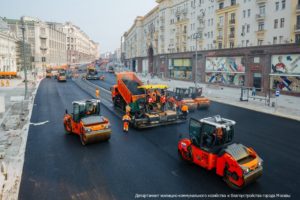 Как решить проблему плохих дорог в России? Отвечают эксперты