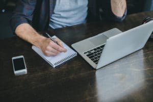 Удаленная работа на время карантина: эксперты рассказали, как правильно ее организовать и не начать работать хуже