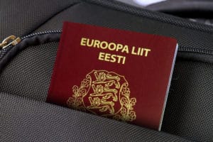 Три десятилетия неопределенности: почему в Латвии и Эстонии до сих пор существует статус негражданина?