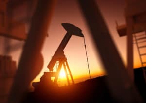 Нефть приближается к 0: это грозит мировой экономике спадом и инфляцией
