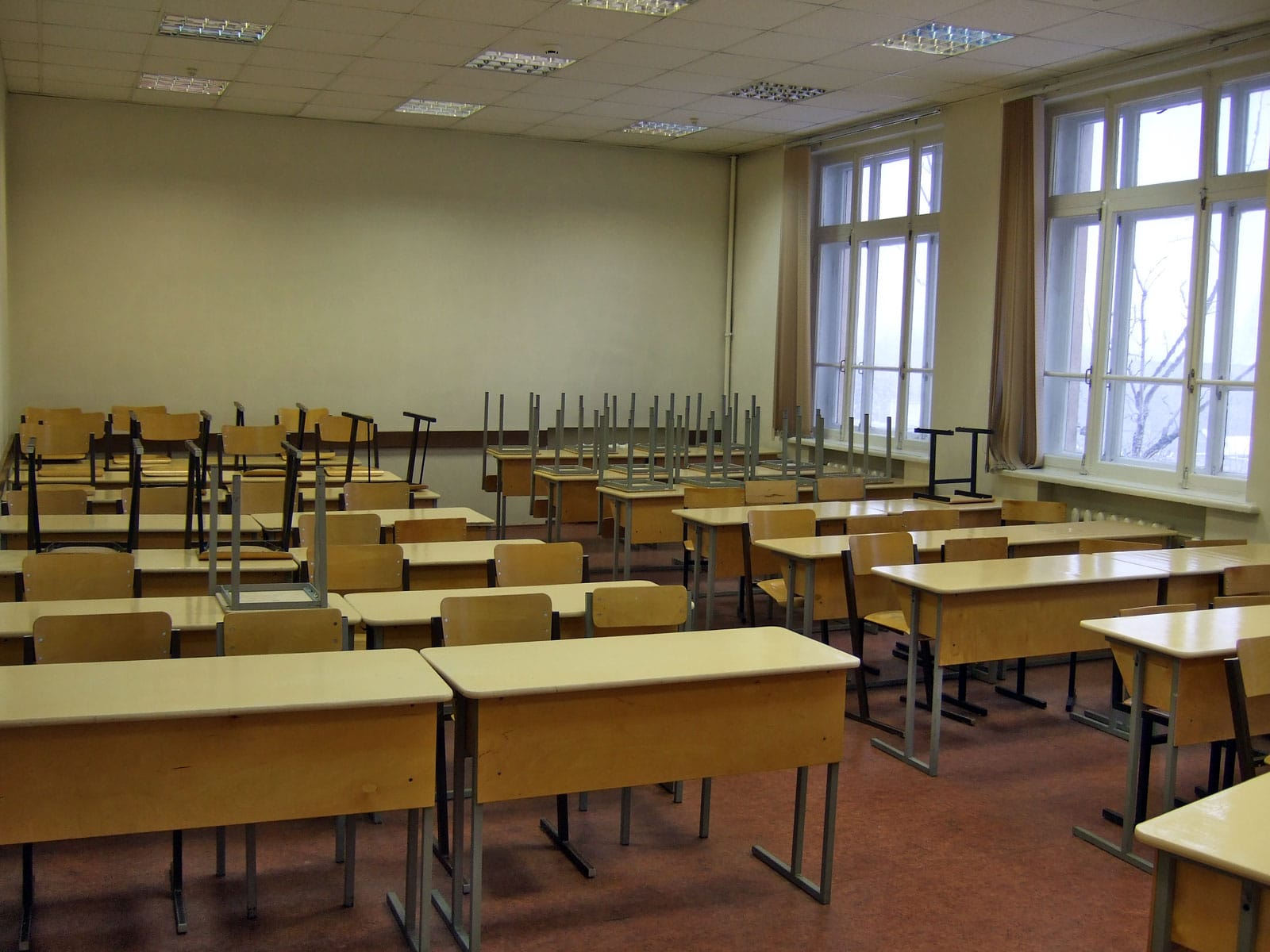 В правительстве обсуждают отмену ОГЭ, перенос ЕГЭ на август, и начало учебного года в вузах в октябре