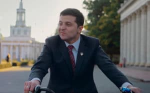 По пути Рейгана, Шварценеггера и Зеленского. Зачем актеры, спортсмены и блогеры идут во власть?