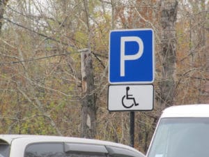 Все, что нужно знать о парковочных местах для инвалидов после 1 июля 2020 года: новые правила и ограничения