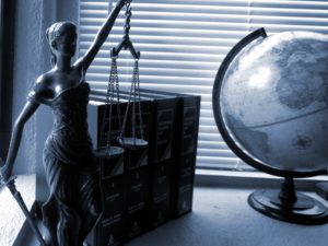 Как найти хорошего юриста, чтобы разобраться с долгами? Ищем ответы вместе с экспертами