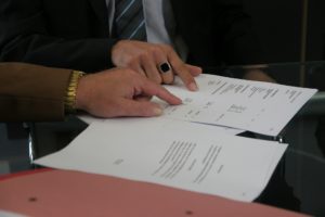 Задаток при покупке: как правильно оформить и как не лишиться денег?