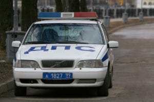Почему до сих пор можно видеть сотрудников ДПС на «вёдрах с гайками», а их начальство – только на иномарках?