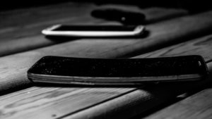 Чем грозит потеря смартфона: реально ли его взломать и украсть данные или деньги?