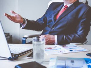 Что должен сделать директор ООО после вступления в должность, чтобы не заработать проблем?
