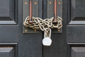 На войне все средства хороши: как работодатели экономят на работниках в кризис