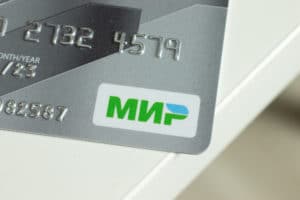 Обзор условий по картам «Мир» в разных банках: лучшие варианты при санкциях
