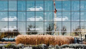АвтоВАЗ начинает выпуск новой Lada X-Cross 5. Это копия китайского FAW