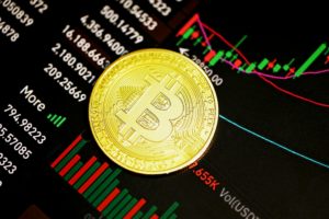 Биткоин поднялся выше 50 тысяч долларов в преддверии халвинга в апреле 2024 года. Что изменится для майнеров и инвесторов