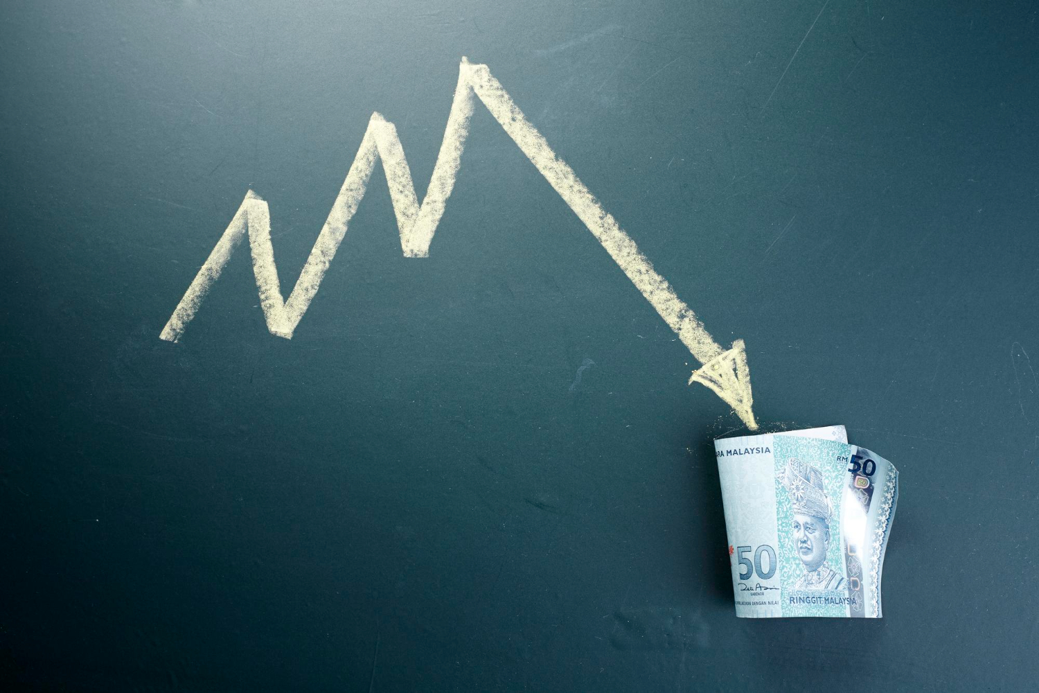 Чистая прибыль российских банков сократилась на 12% в июне: причины и тенденции