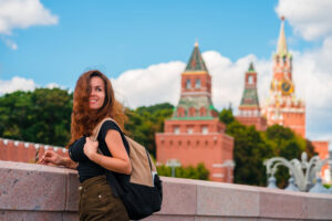 Туризм, фастфуд и товары для дома демонстрируют рекордный рост выручки в России