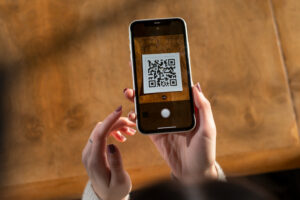 Банк России вводит обязательный универсальный QR-код для всех торговых предприятий: что это значит для цифровых расчетов?
