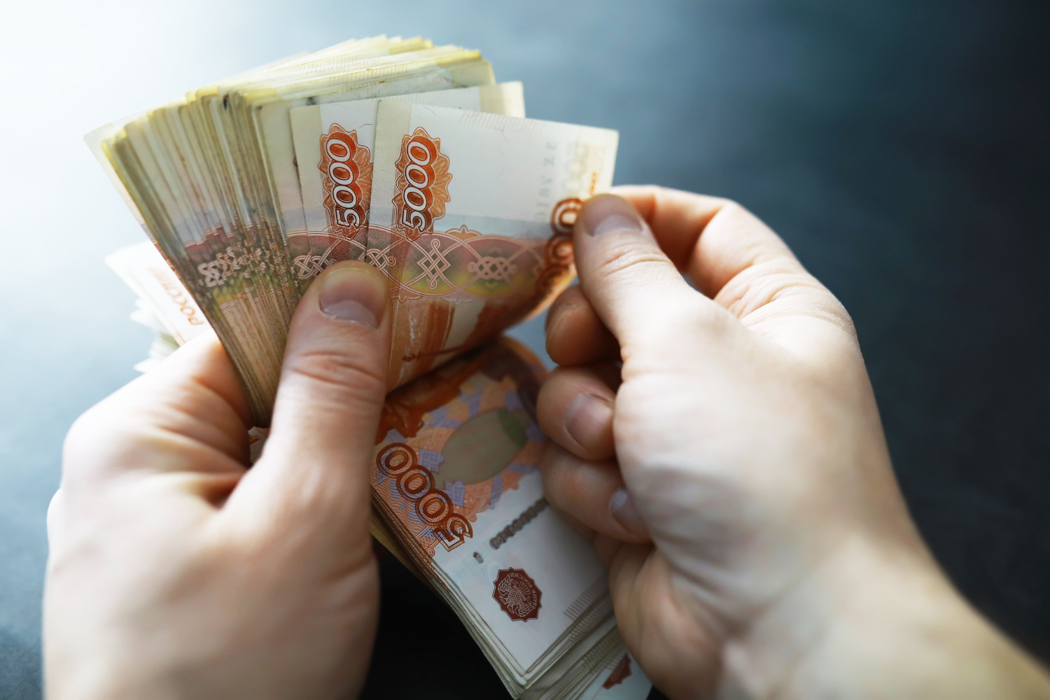 Банк России увеличивает ключевую ставку до 19% и намекает на возможное дальнейшее повышение