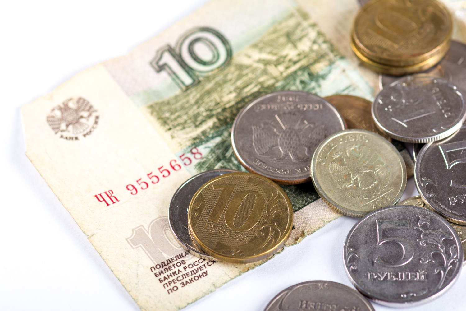 Инфляция замедляется, но ключевая ставка может остаться высокой