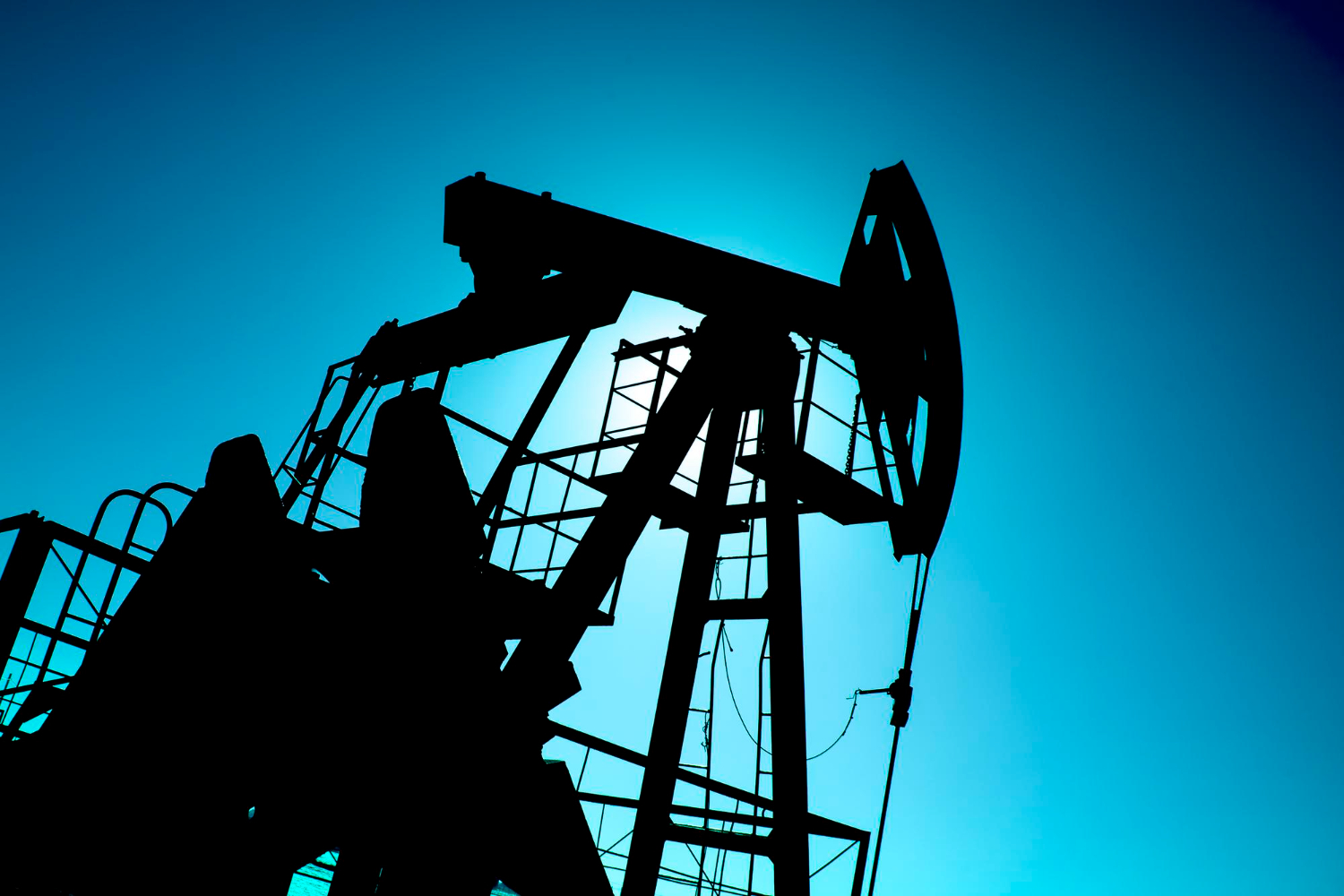 Saudi Aramco снижает цены на нефть для Азии на фоне опасений по поводу спроса