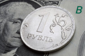 Резкое падение рубля: новые курсы доллара и евро от ЦБ