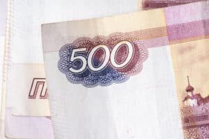Выпуск новой купюры 500 рублей откладывается: Банк России изменил планы по обновлению банкнот