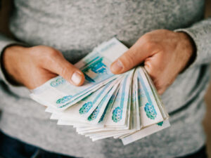 Зарплаты в 2025 году: продолжение роста и ожидания работников