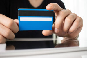 Газпромбанк предупреждает: карты UnionPay могут не работать за границей после санкций США
