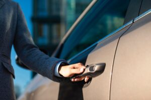 Российский авторынок падает: продажи сократились на четверть, эксперты прогнозируют дальнейший спад