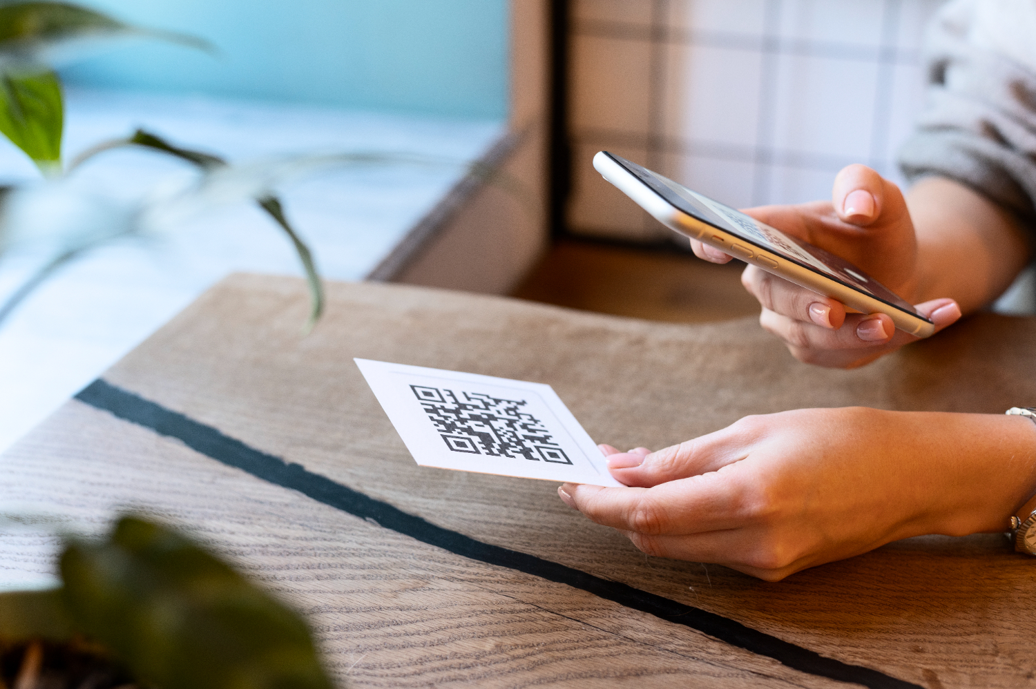 ВТБ запускает оплату покупок за границей по QR-коду