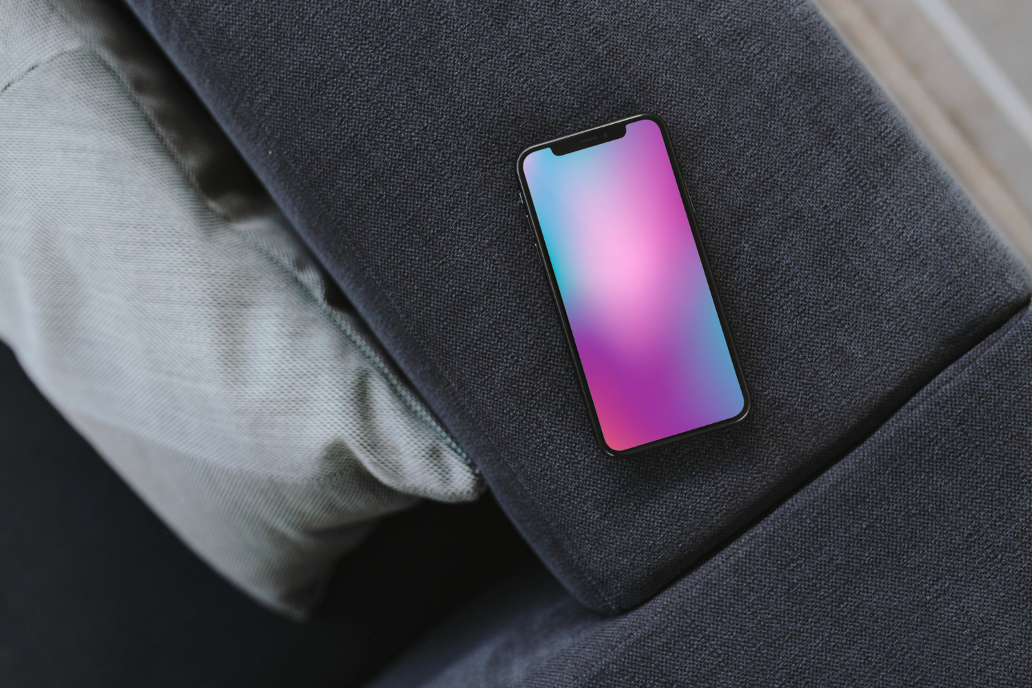 Альфа-Банк открывает NFC для iPhone: новая эра бесконтактных платежей