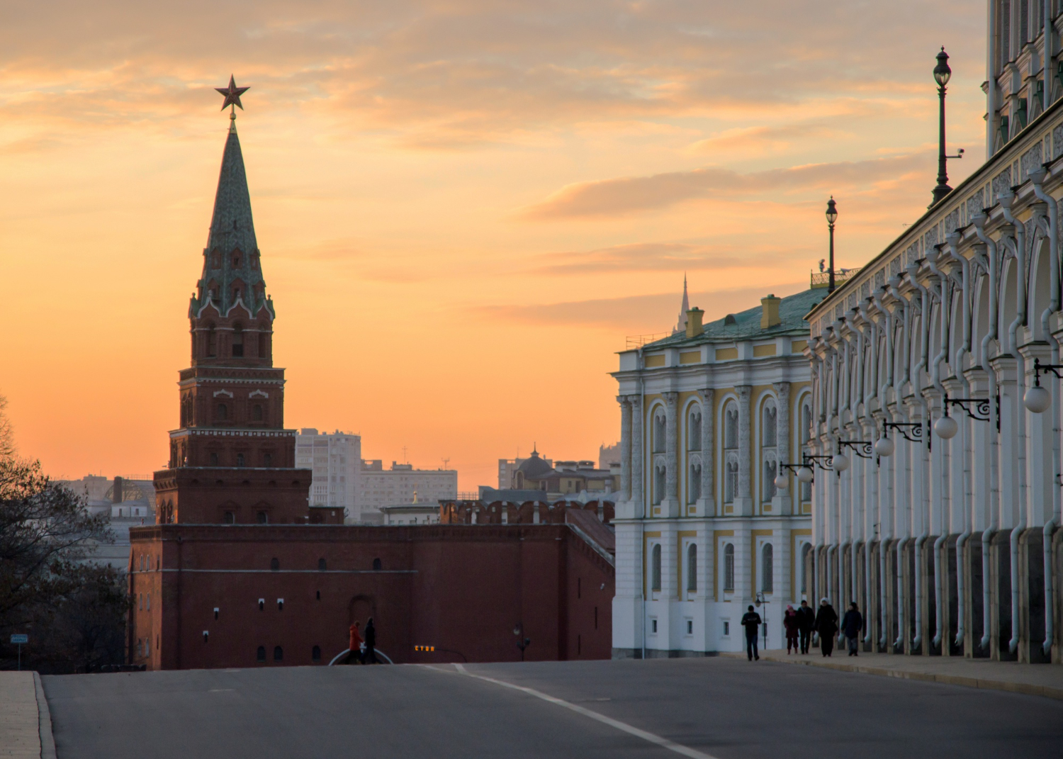Топ районов Москвы с самым большим снижением цен на новостройки в 2024 году
