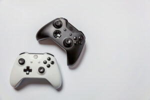 Евросоюз планирует запретить поставки Xbox и PlayStation в Россию в рамках нового пакета санкций