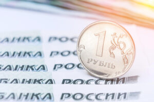 Российская валюта теряет позиции: новые курсы доллара и евро