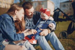 В России с 1 февраля вырастут более 40 социальных выплат: что изменится?