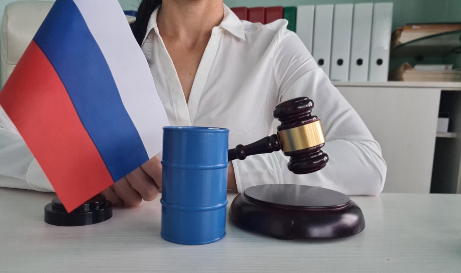 Арест имущества Петербургского нефтяного терминала: конфликт вокруг акций и иностранного контроля