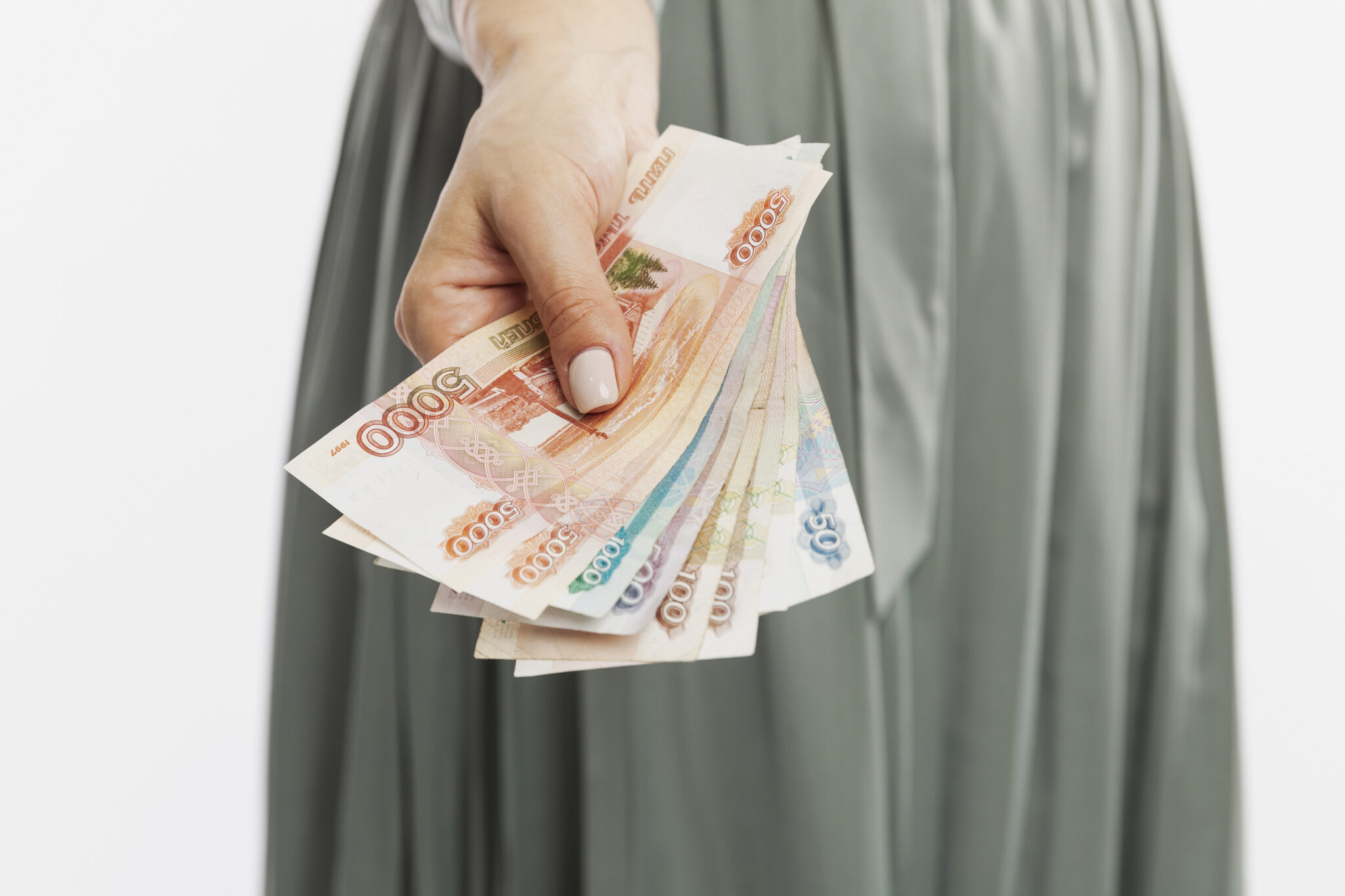 Центробанк сохраняет ключевую ставку на уровне 21%: что это значит для вкладчиков и рынка сбережений в 2025 году