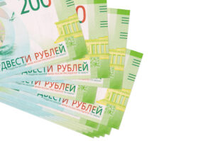 Экономист советует россиянам поторопиться с оформлением вкладов