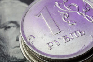 Курсы валют на 4 марта: рубль ослабел по отношению к доллару и евро