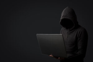 Мошенники используют фейковый бот Почты России для кражи денег
