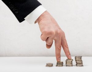 Российские компании планируют повысить зарплаты в 2025 году