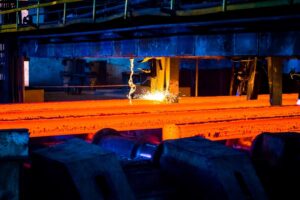 British Steel может уволить более 2000 сотрудников из-за угрозы закрытия заводов