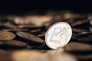ЦБ сохранил ставку на уровне 21%: аналитики ожидают снижение во второй половине года